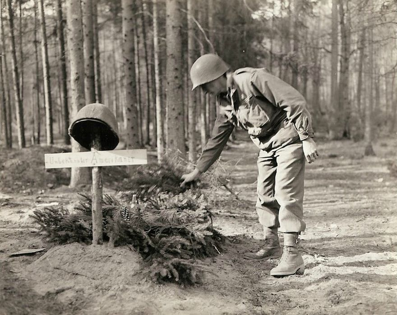 Illustration for article titled These Previously Unseen Photos Bear Witness to the Carnage of World War II